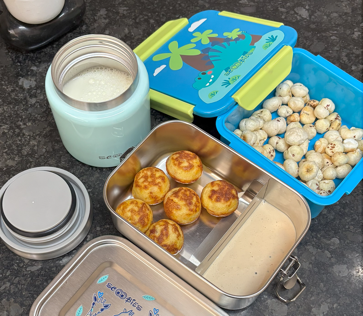 Foodielicious Insulated Food Container- For Nutritious Bites (Blue)
