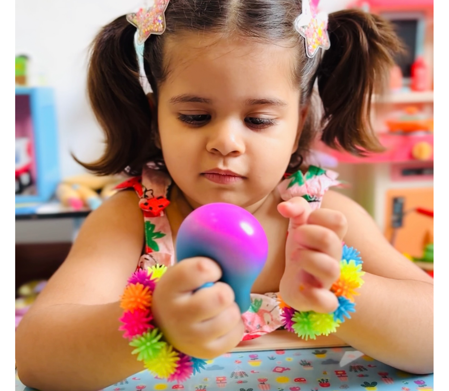 Scoobies Super Sticky Color Changing Ball Multicolor (Pack of 1 ), Squishy Sensory Play & Focus Booster